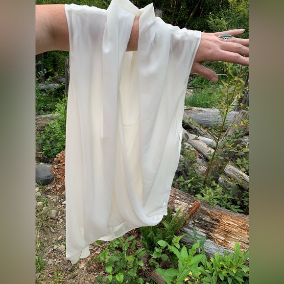 Vince Camuto Silk Pearl white sleeveless layered blouse Sz M whimsical luxury - Picture 13 of 13